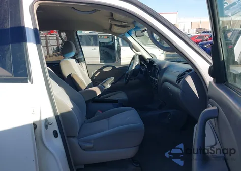 2005 Toyota Tundra Sr5 V8 from USA, damaged, VIN 5TBET34105S463979